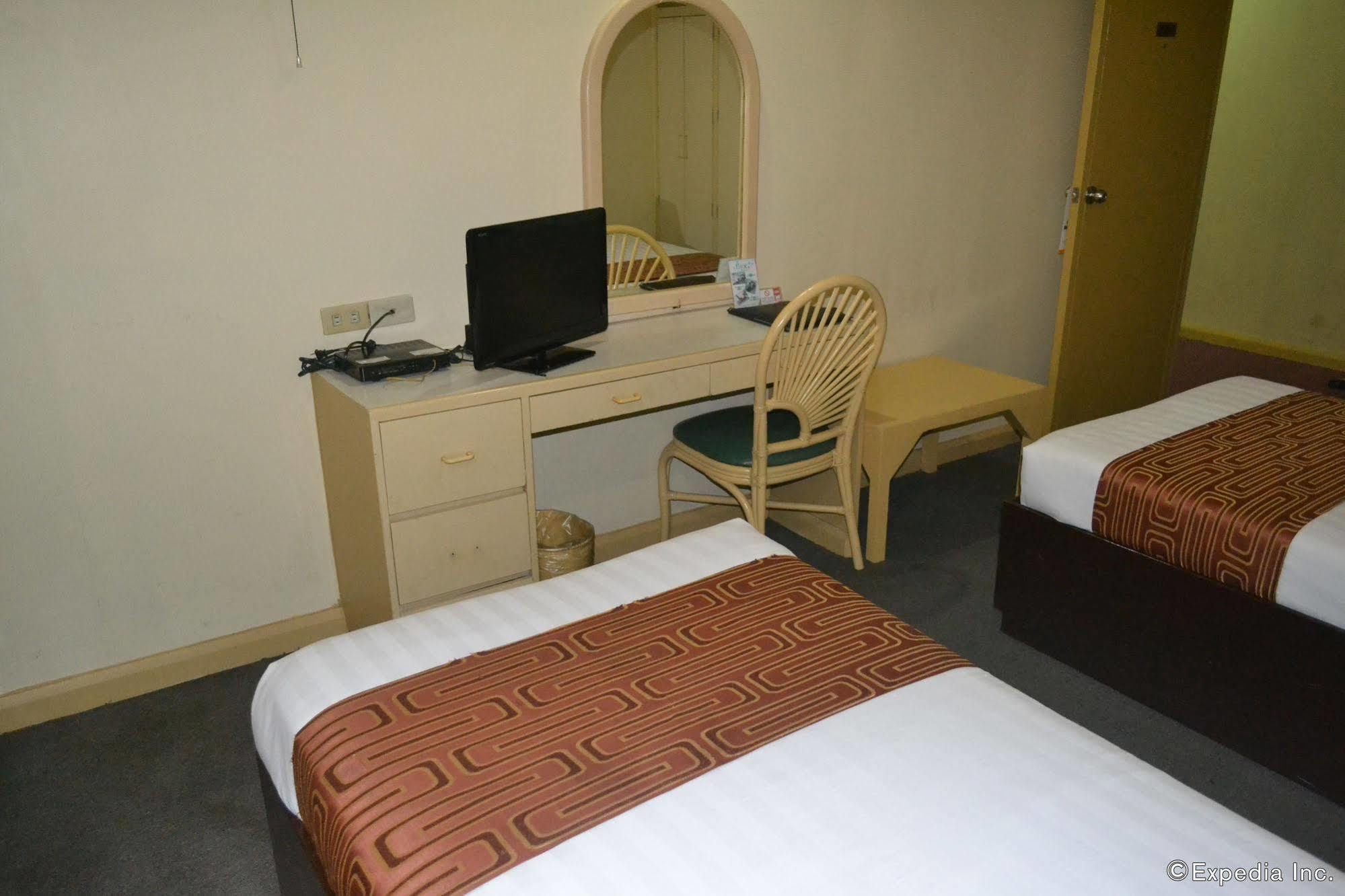 Hotel Cesario Lapu-Lapu City Exterior photo
