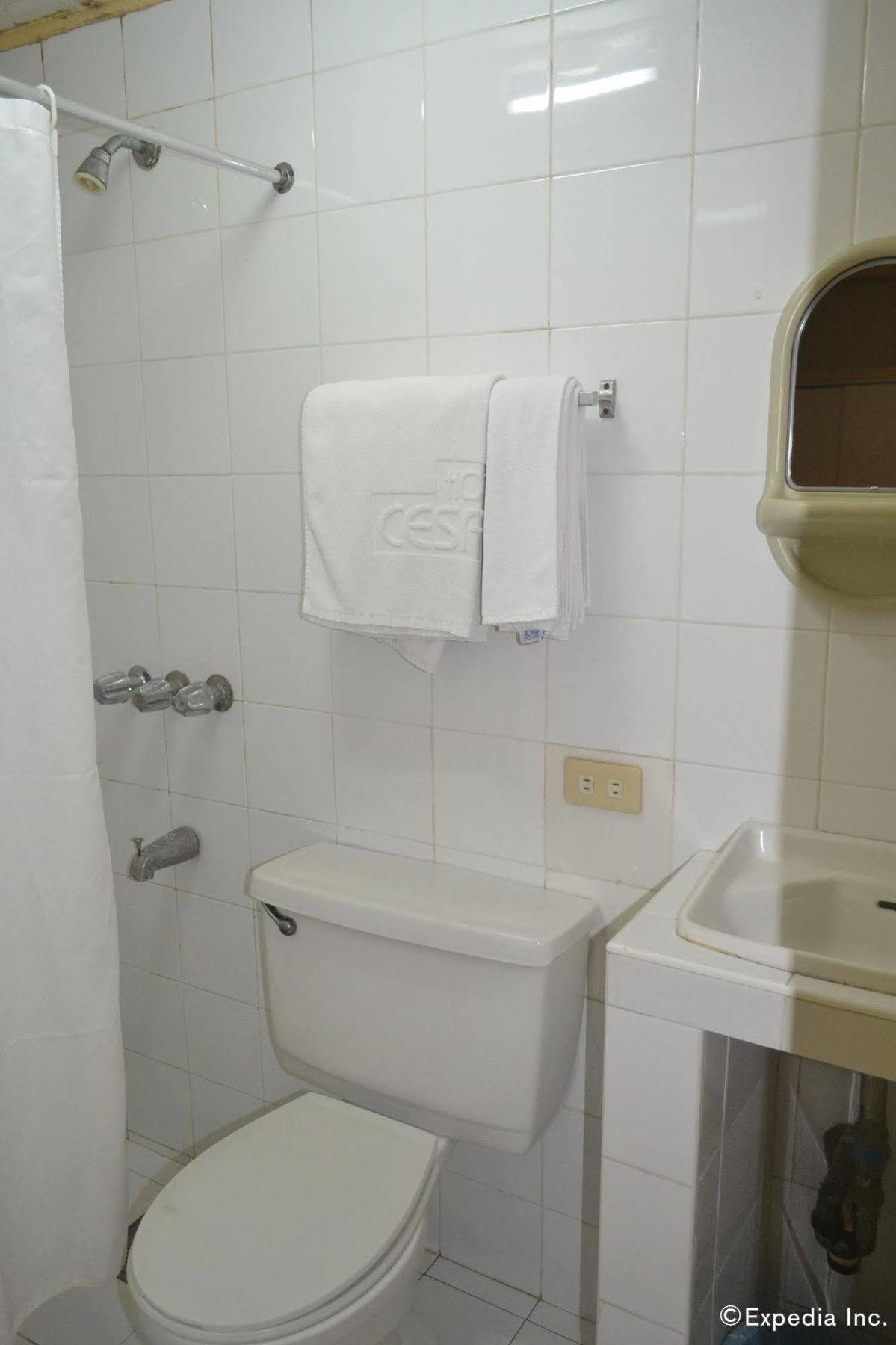 Hotel Cesario Lapu-Lapu City Exterior photo